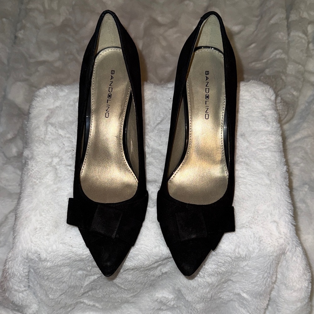 Bandolino Black Suede Heels with Bow Accent